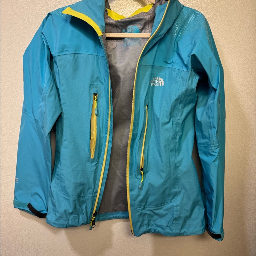 The North Face Blue Jacket with Yellow Accents size XS